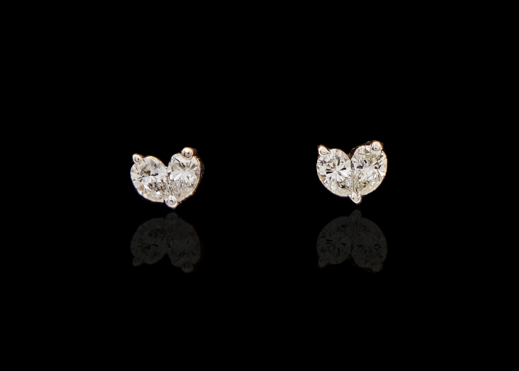 CI0001170- 1.6 grams 18 carat White Gold Diamond Stud Earrings