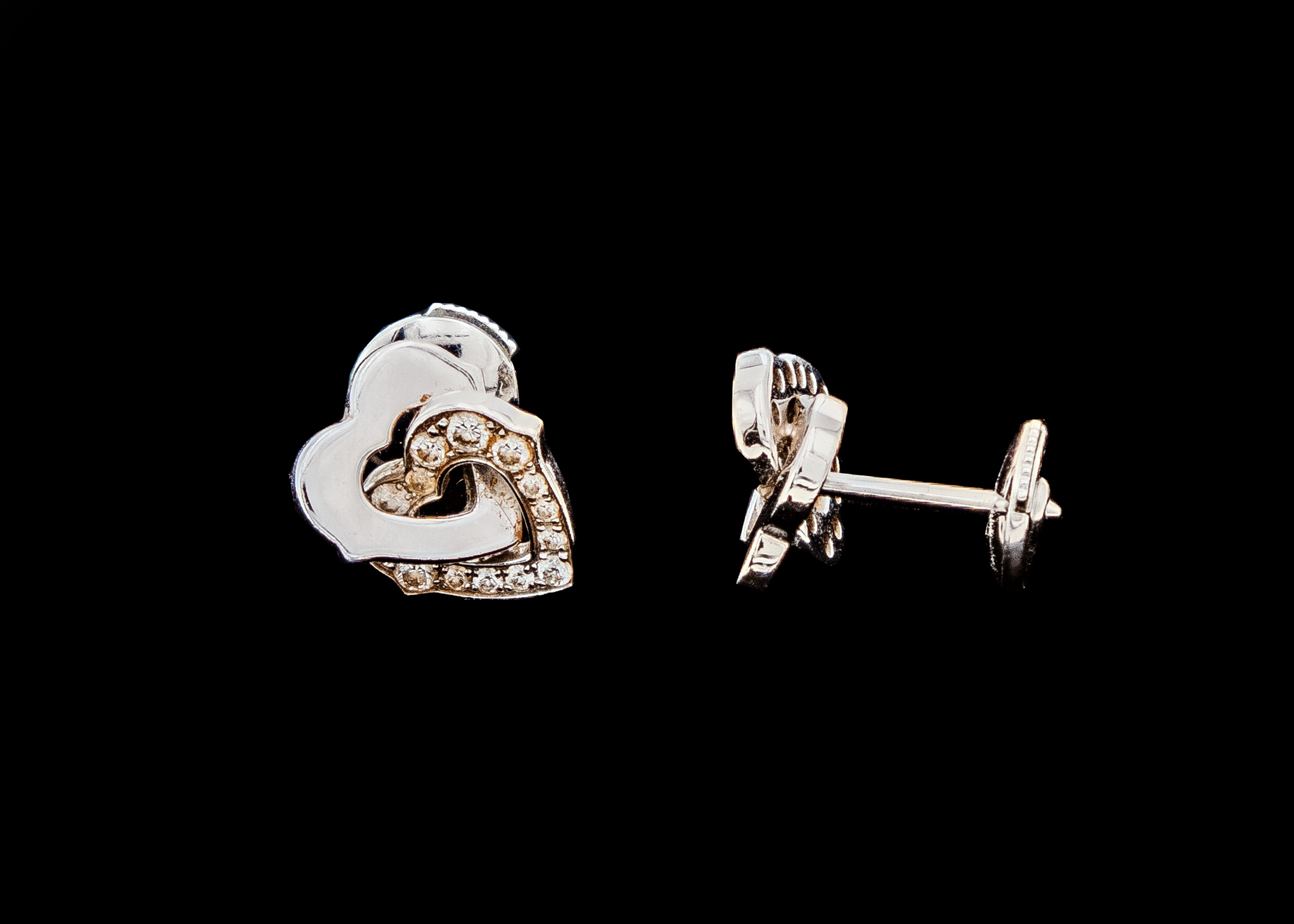 CI0001295 - 5.1 grams 18 carat White Gold Cartier Diamond Stud Earrings