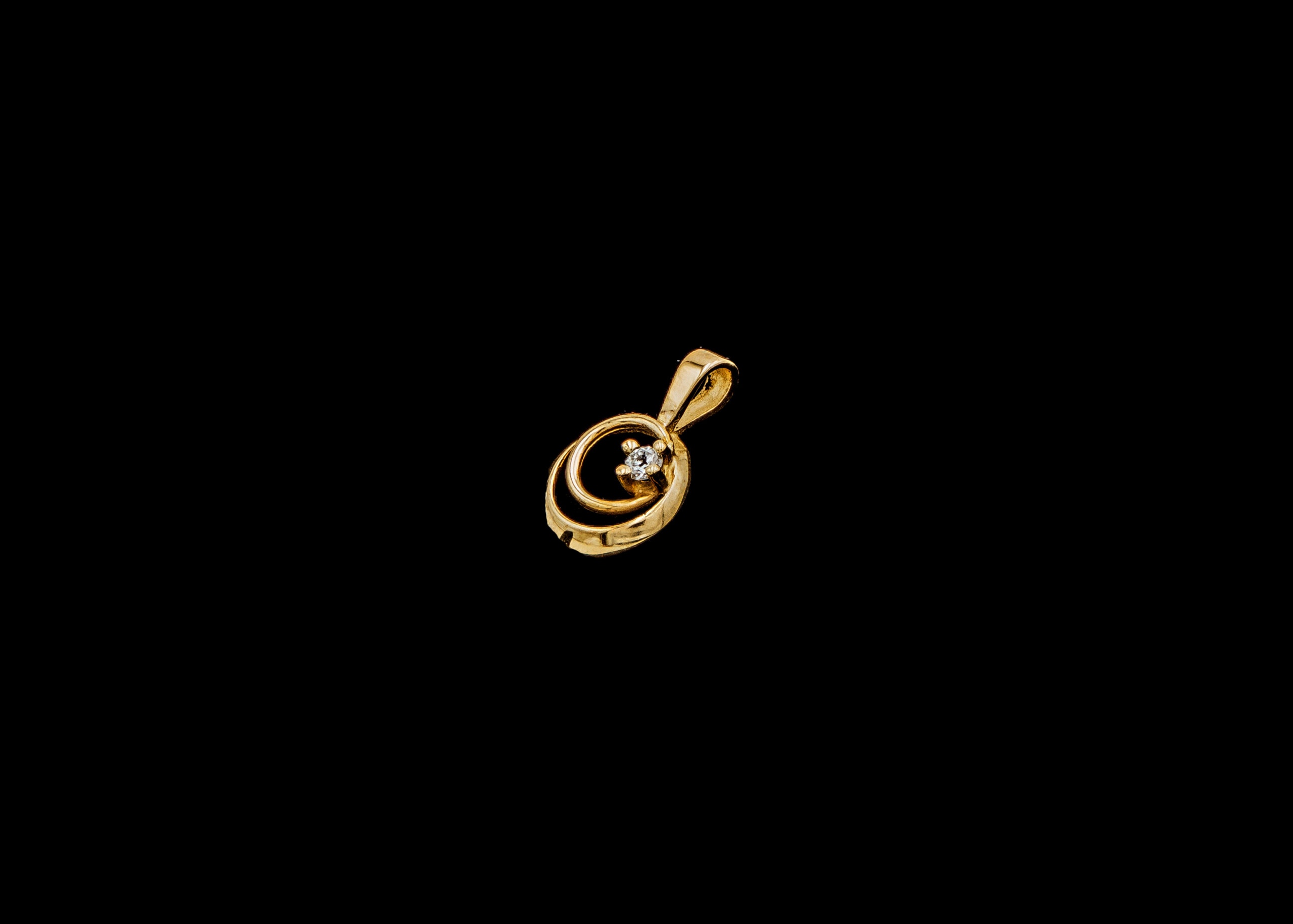 CI0001303 - 0.64 grams 9 carat Yellow Gold Diamond Pendant