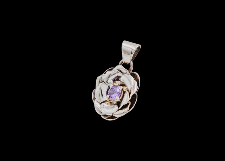 CI0001433 - 4.1 grams Platinum Gemstone Pendant