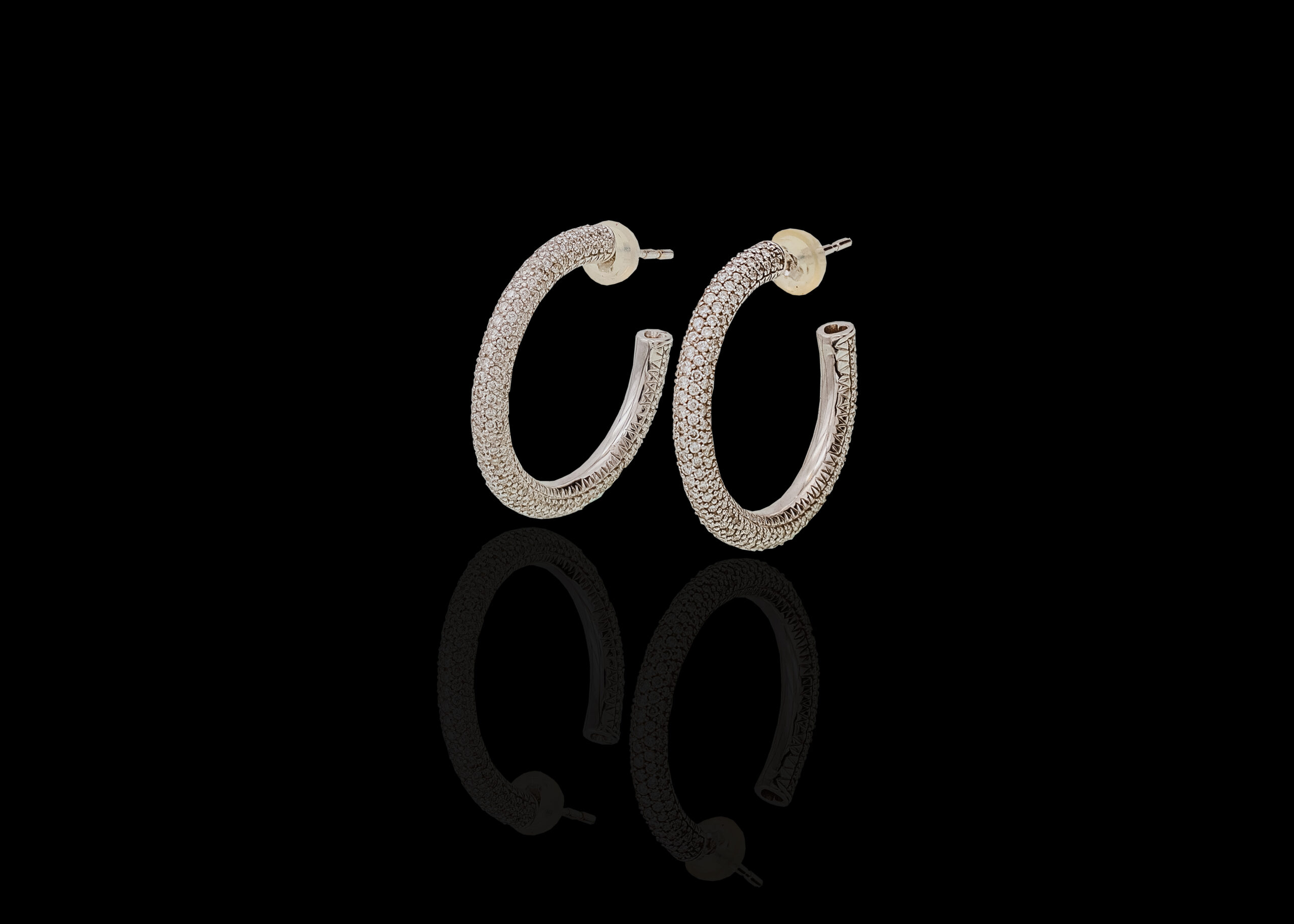 CI0001109 - 9.2 grams 18 carat White Gold Diamond Hoop Earrings