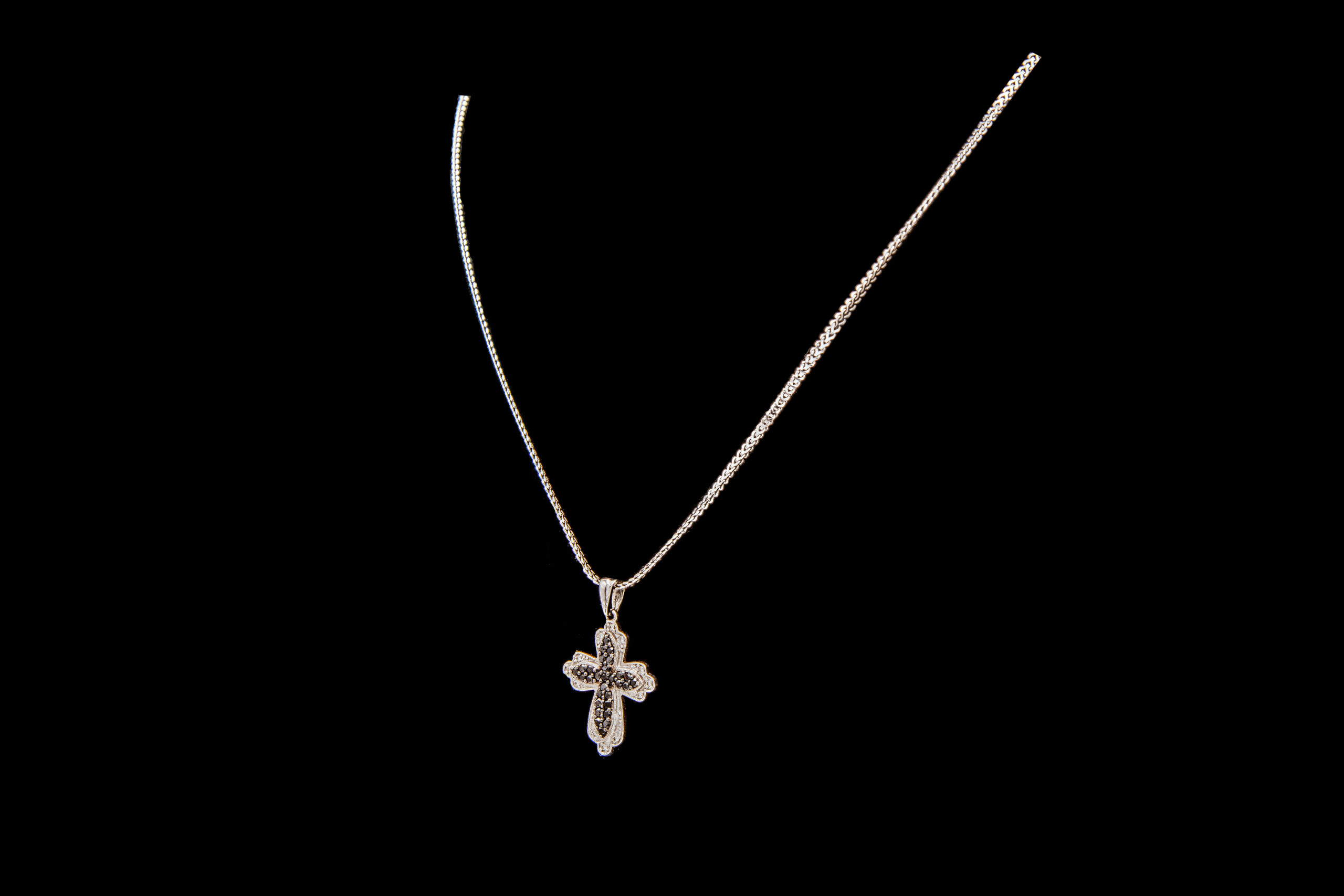 CI0001116 - 5.8 grams 9 carat White Gold Chain and Black and White Diamond Pendant