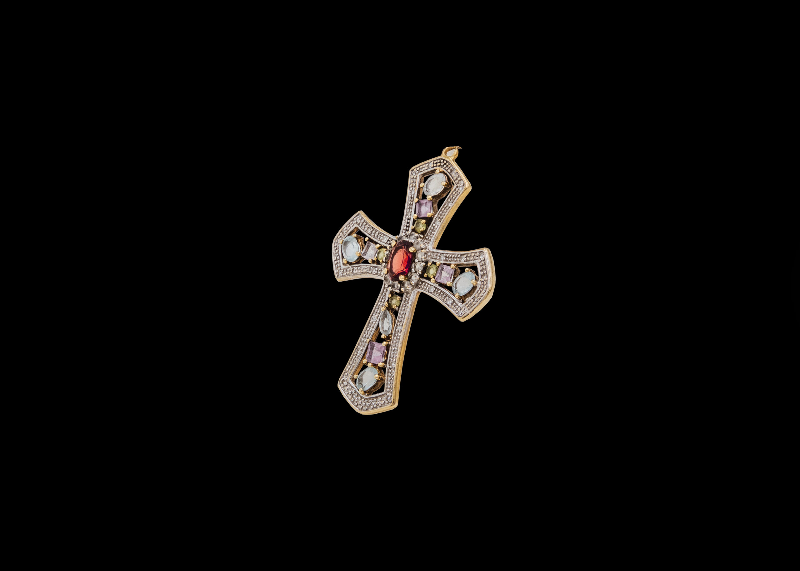 CI0001155 - 6 grams 9 carat Yellow Gold Gemstone Cross Pendant with Illusion setting