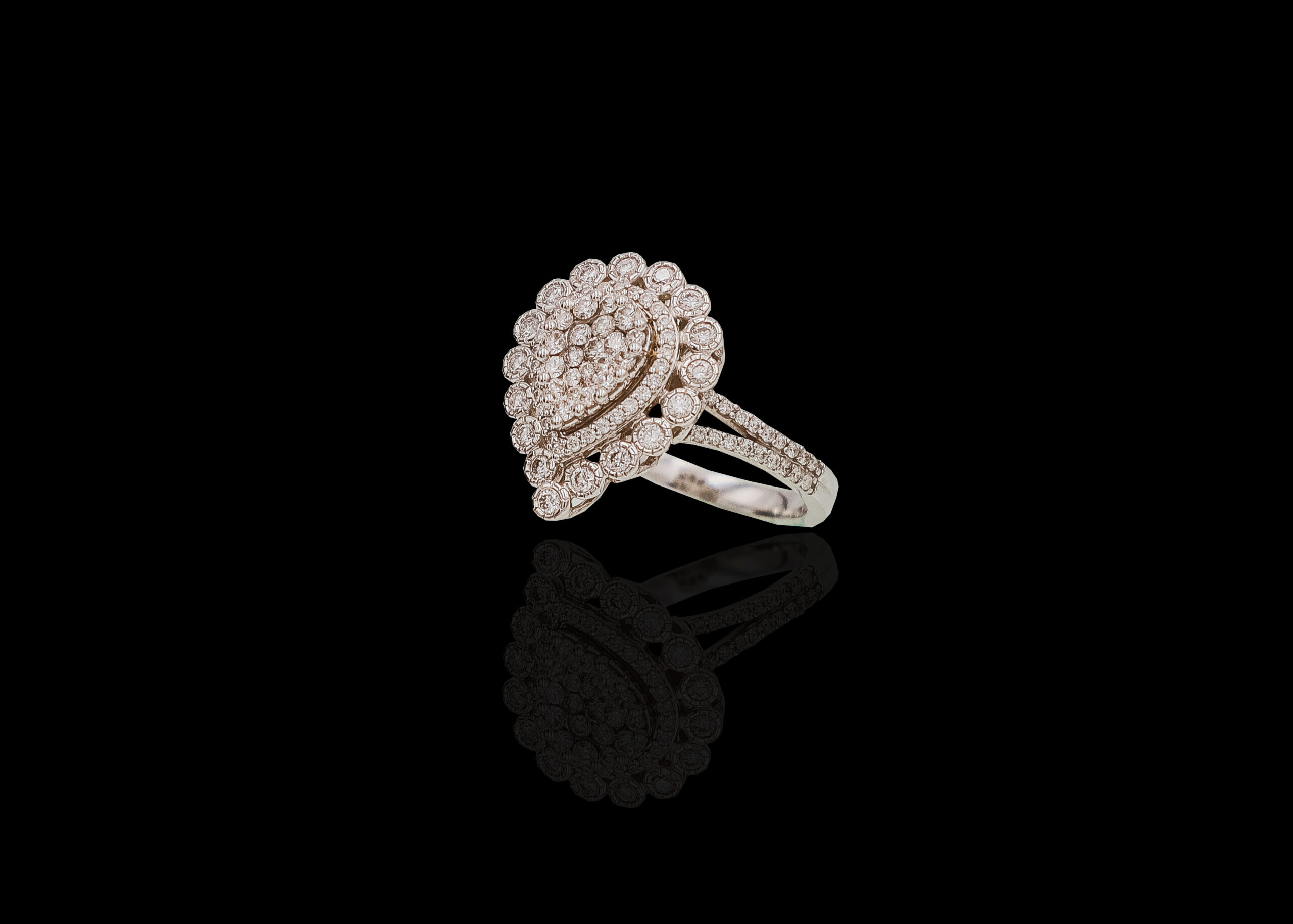 CI0001010 - 5 grams 18 carat White Gold Diamond Cocktail Ring