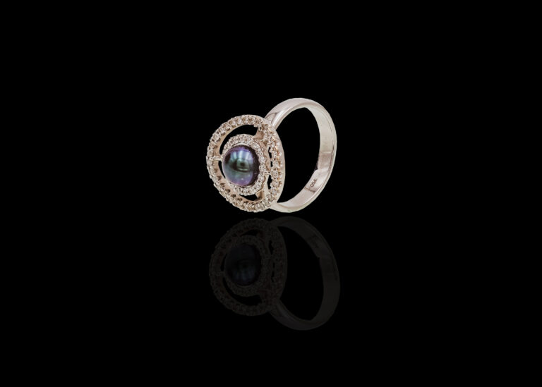 CI0001032-1 -7 grams 18 carat White Gold Pearl and Diamond Ring