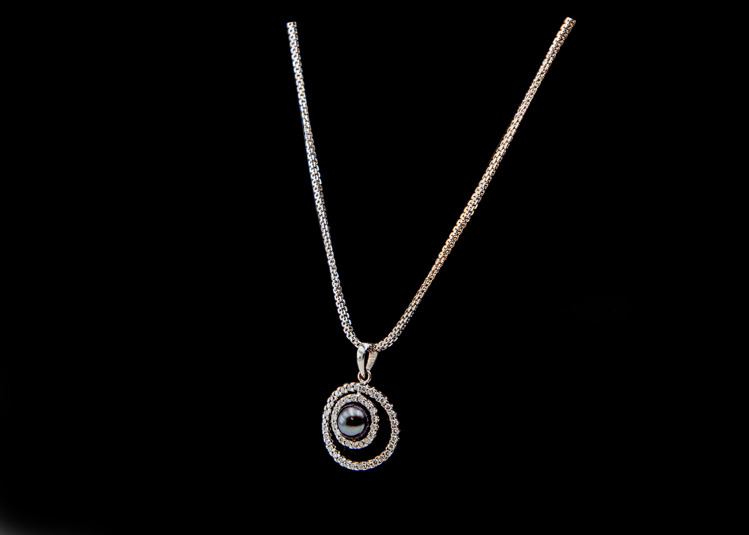 CI0001032-2 - 3.3 grams 18 carat White Gold Pearl and Diamond Pendant only