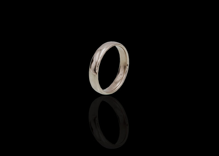 CI0001114 - 15.3 grams Platinum Gents Wedding Band