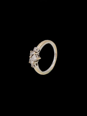 CI0001165 - 3.1 grams 18 carat White Gold Diamond Heart Engagement Ring