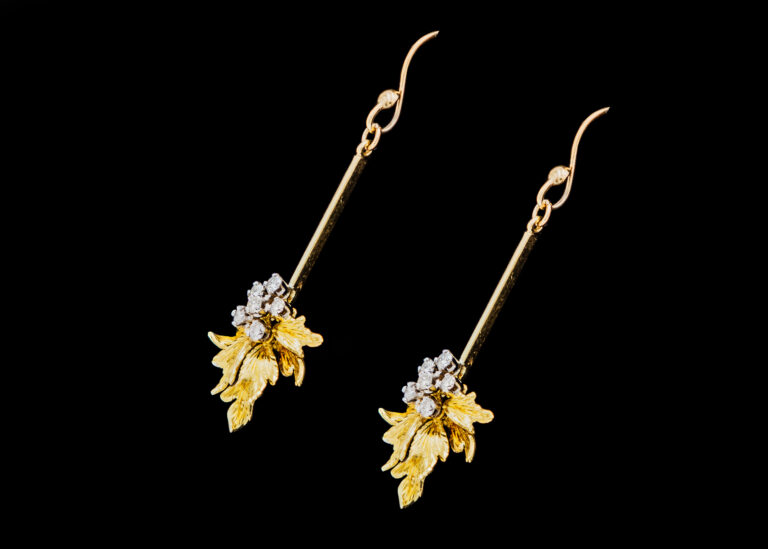 CI0001033 - 4.4 grams 18 carat Yellow Gold Diamond Drop Earrings Floral Leaf Design