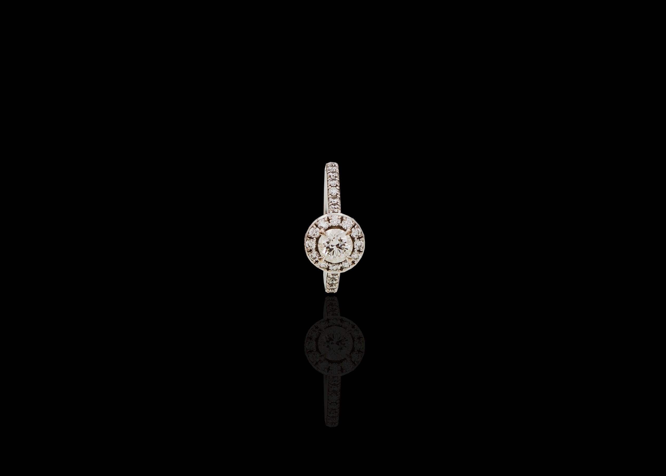 CI0001196 - 8 grams 18 carat White Gold Browns Diamond Engagement Ring Set