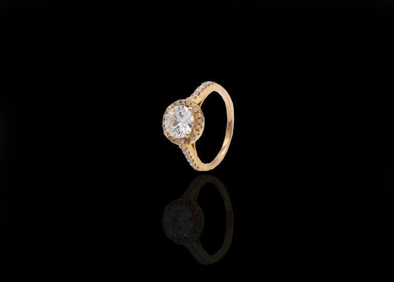 CI0001066 - 2.8 grams 14 carat Yellow Gold Diamond Halo Engagement Ring