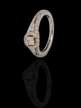 CI001593 - 2.4 grams 18 carat White Gold Diamond Halo Engagement Ring